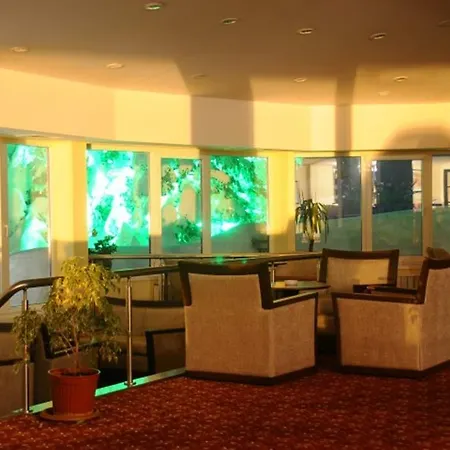 Hotel Kar 2*